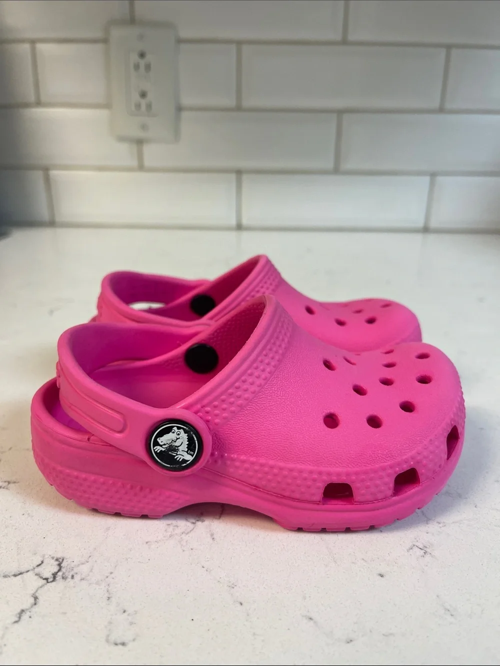 Crocs Classic Clogs Kids Size 7 Pink 206990 Barbie Pink